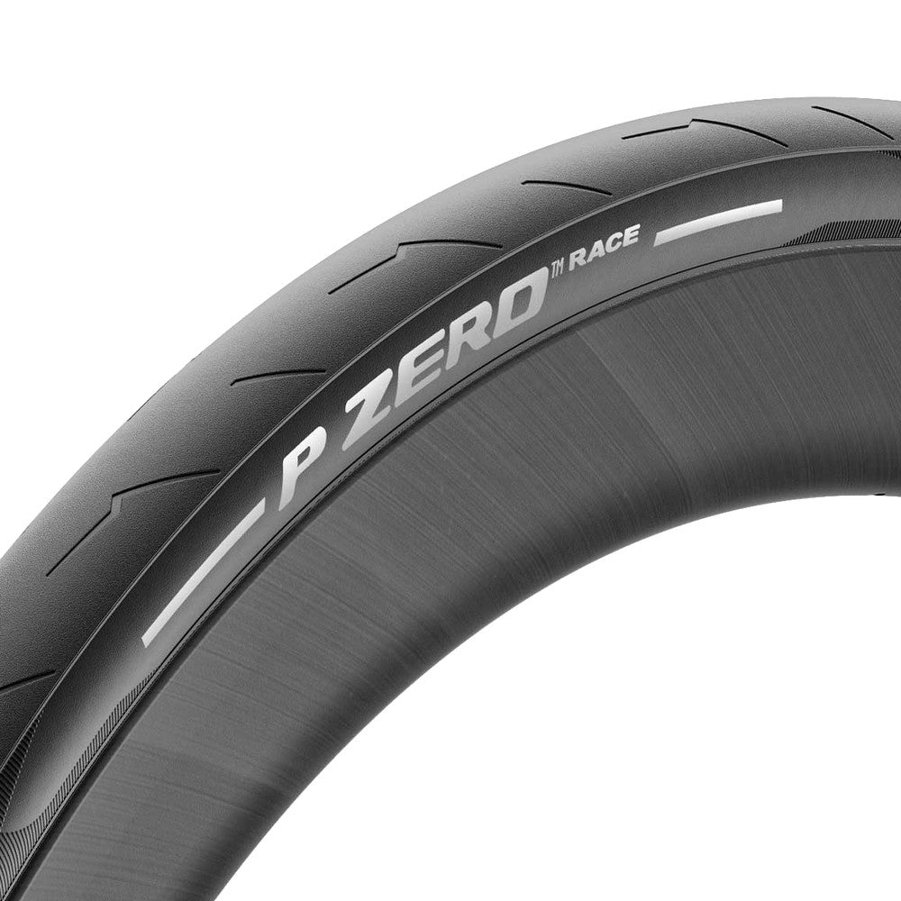 P ZERO RACE BLACK - close-up